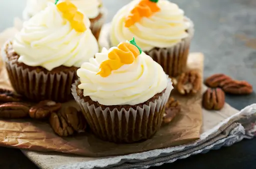 Carrot Cupcakes with Frosting